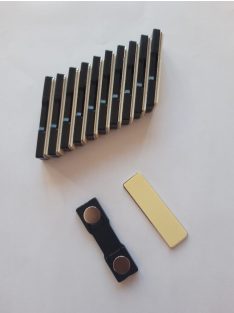 Mágneses kitűző tartó műanyag résszel